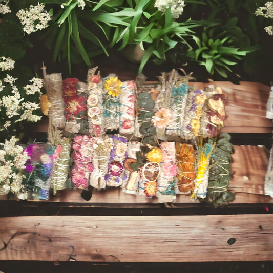 Handcrafted Floral Smudge Sticks for Meditation & Yoga Rituals - Natural Energy Clearing, Spiritual Gift